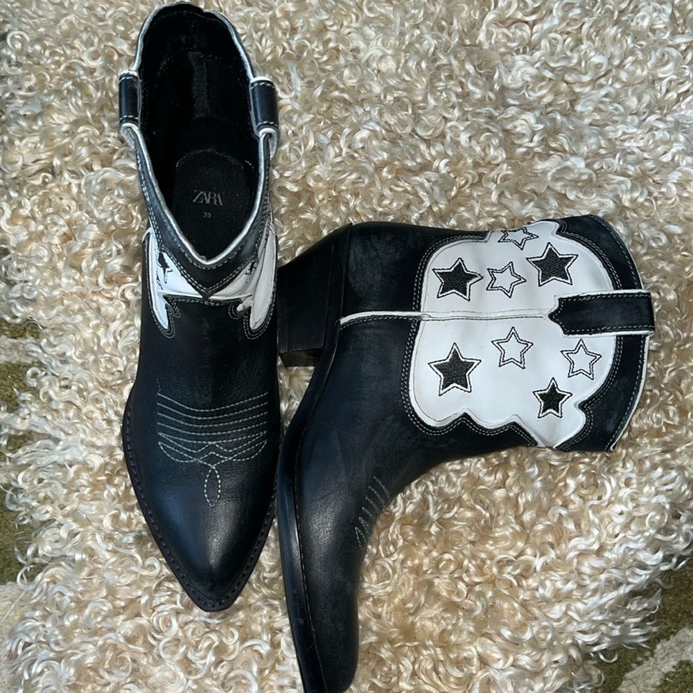 Zara Stitched “Star Leather Cowboy Boot” Size 8/39